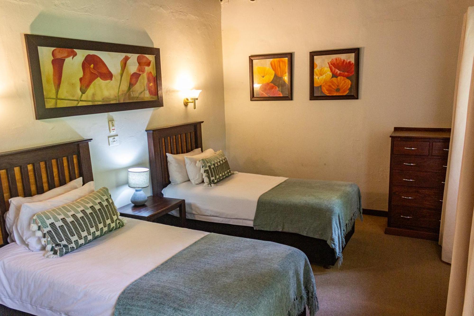 Hotel Numbi & Garden Suites Хейзивью Экстерьер фото