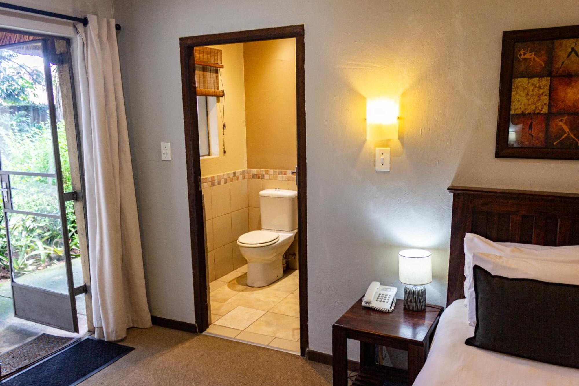 Hotel Numbi & Garden Suites Хейзивью Экстерьер фото