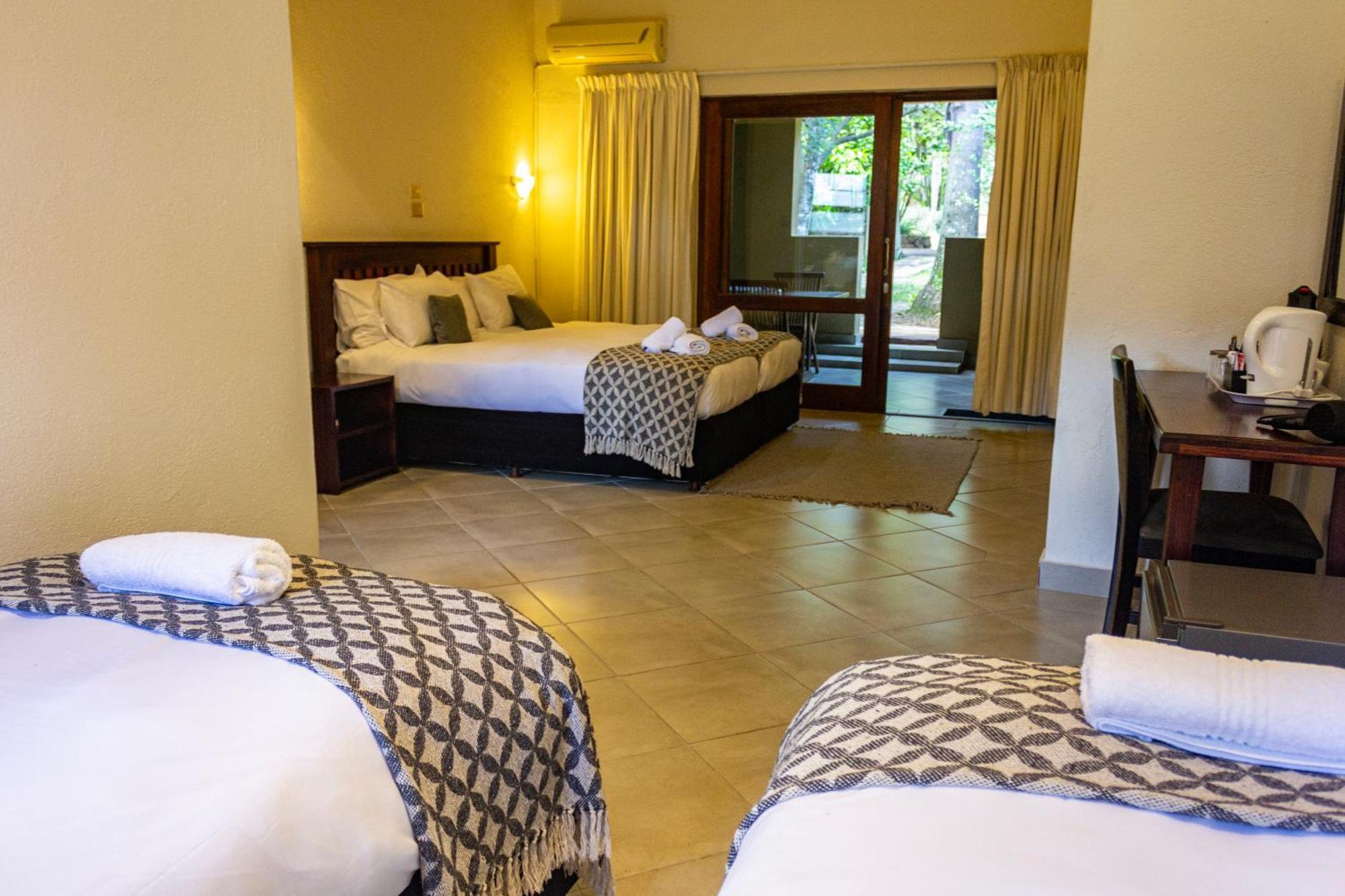 Hotel Numbi & Garden Suites Хейзивью Экстерьер фото