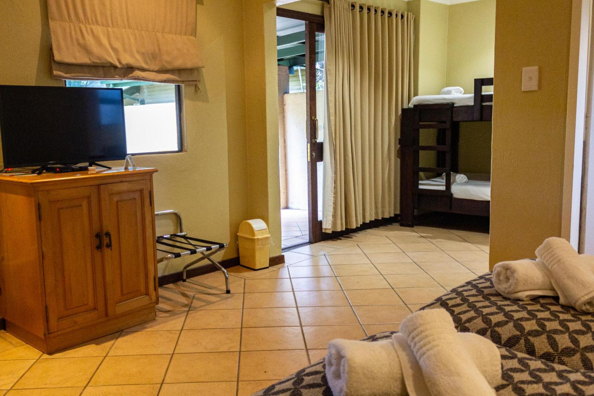 Hotel Numbi & Garden Suites Хейзивью Экстерьер фото