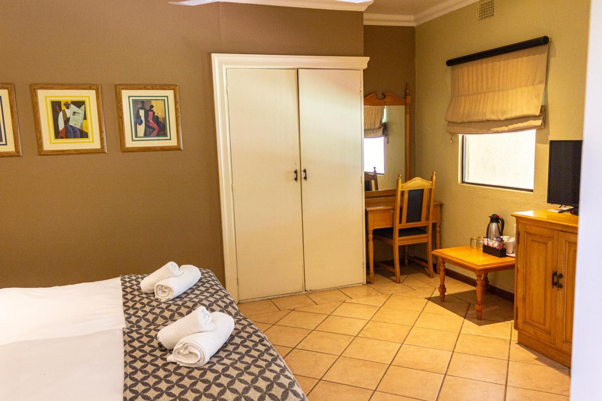 Hotel Numbi & Garden Suites Хейзивью Экстерьер фото